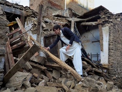 محموله کمک‌های امدادی هلال‌احمر تحویل افغانستان شد